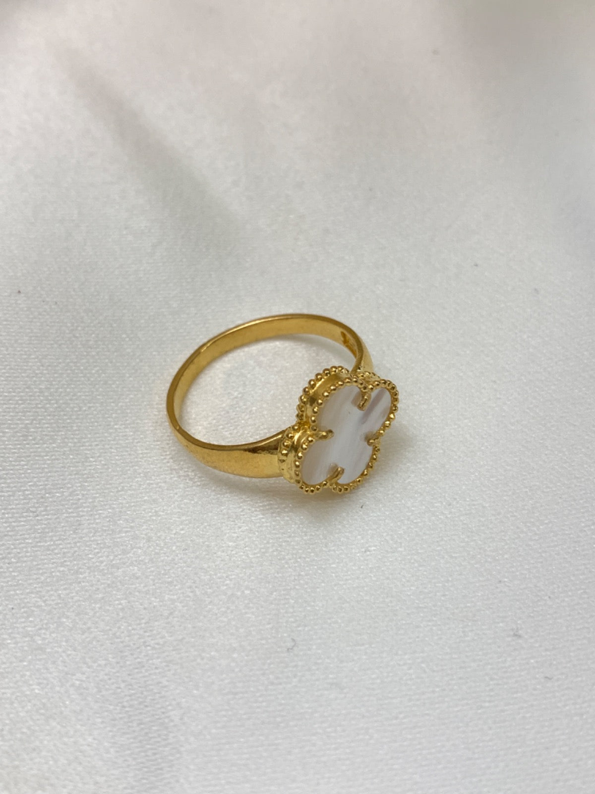 18K Yellow Gold Clover Ring