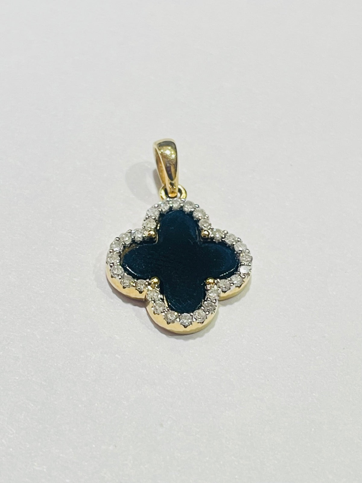 14K Yellow Gold Clover Pendant with Diamond and Onyx