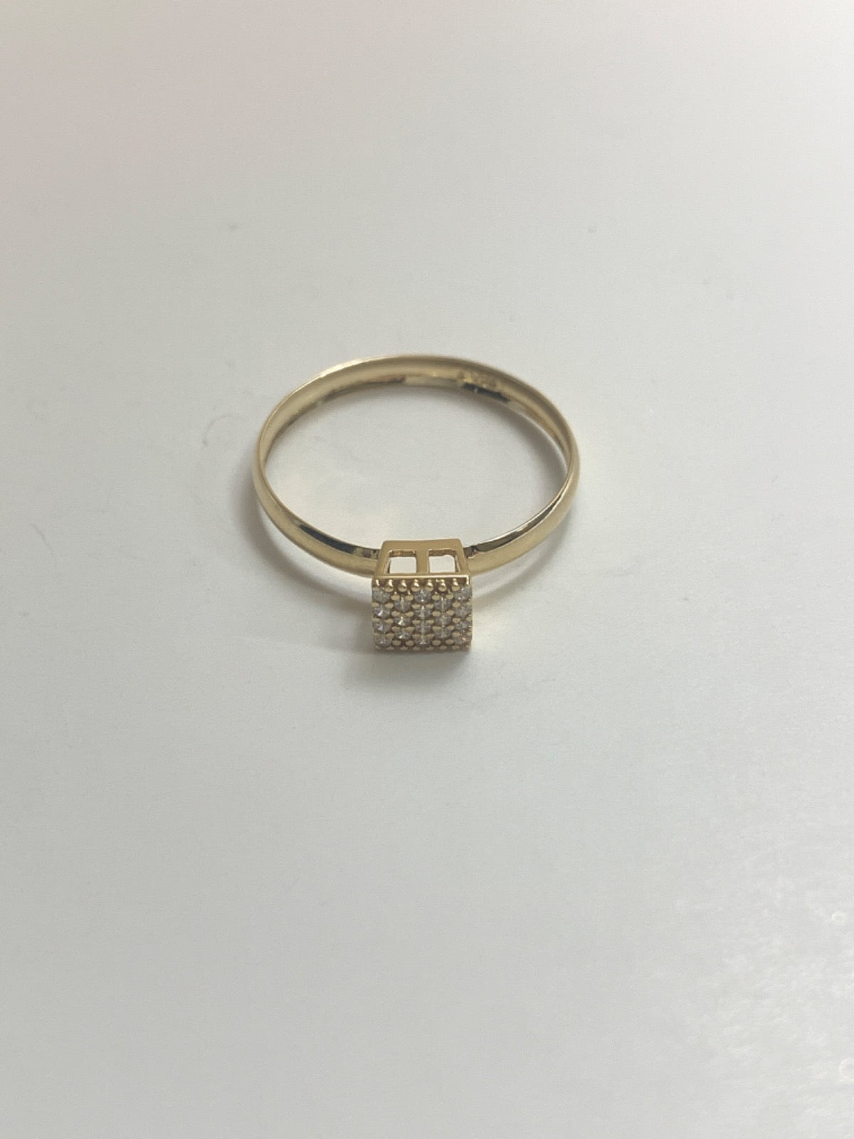 18K Yellow Gold Ring with CZ