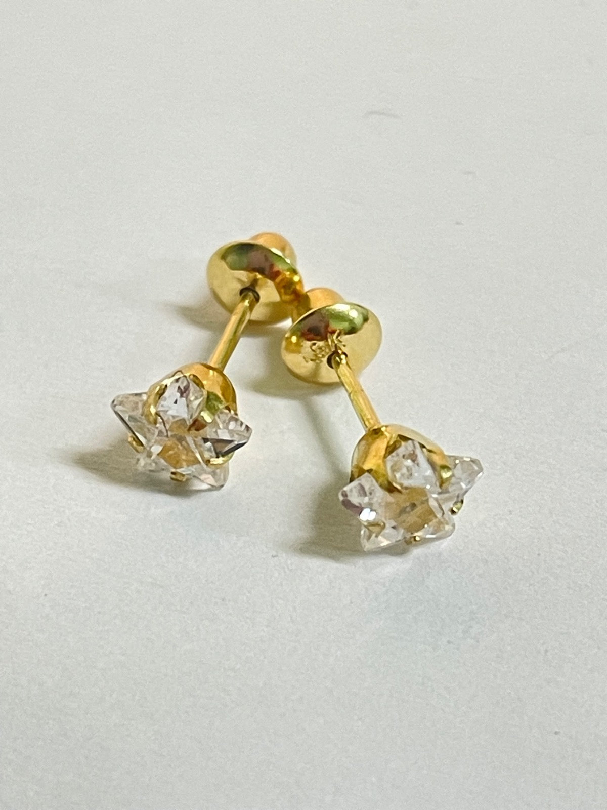 18K Yellow Gold Star Earring with CZ