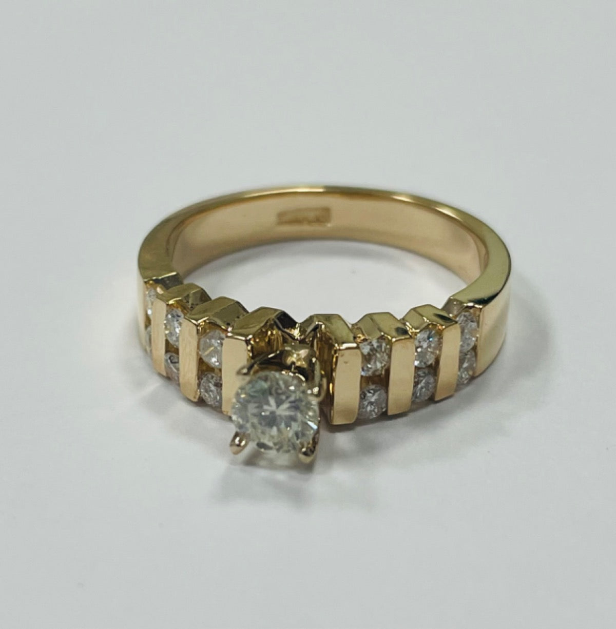 18K Yellow Gold Engagement Ring with Diamond