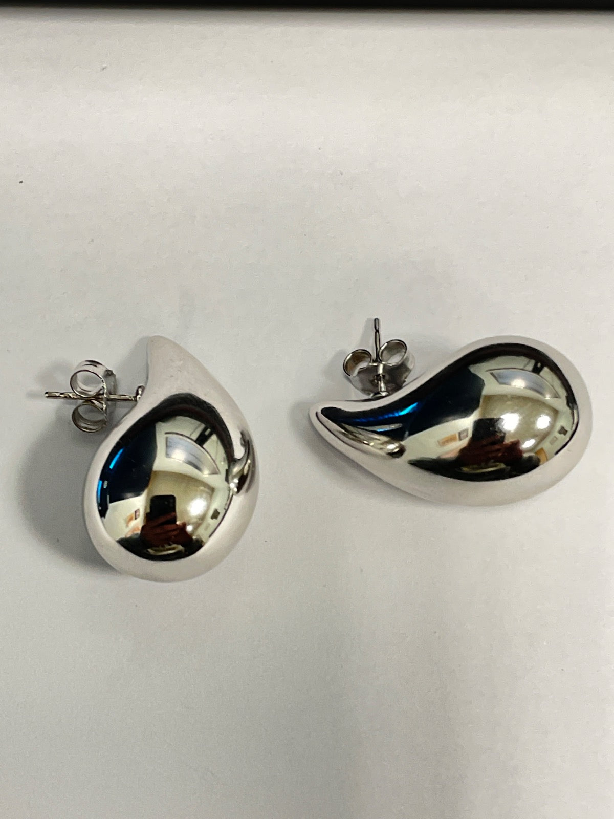 14K White Gold Drop Earring