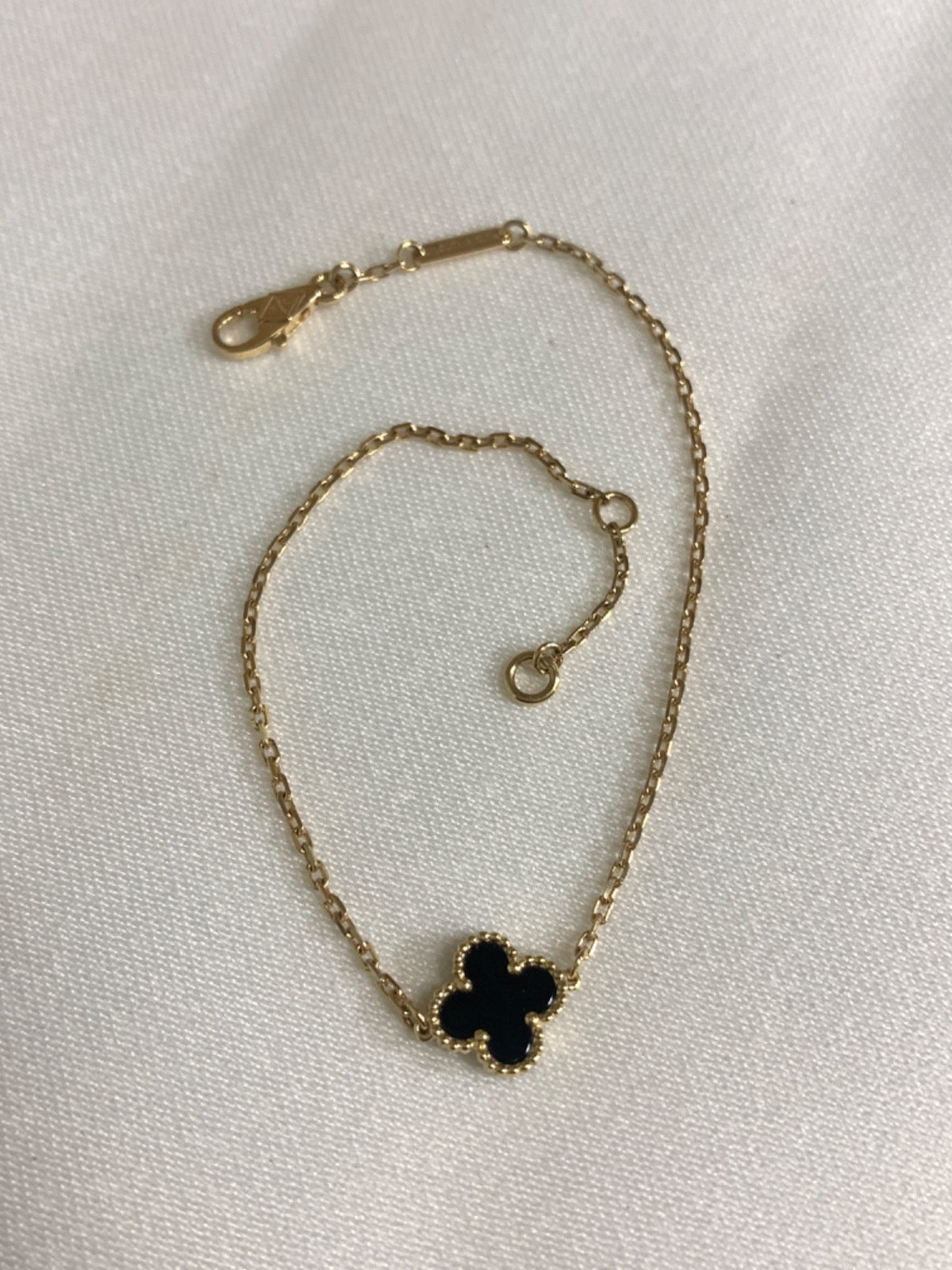 18K Yellow Gold Bracelet with Onyx