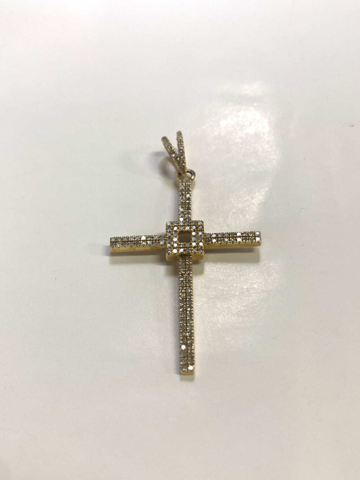 14K Yellow Gold Pendant with Diamond