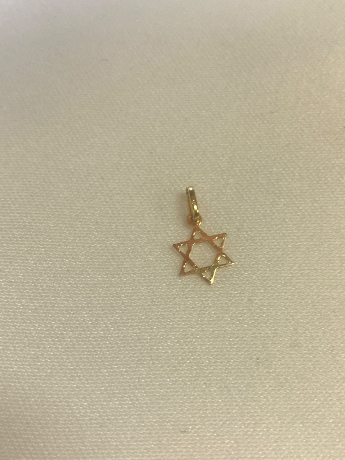 18K Yellow Gold Pendant