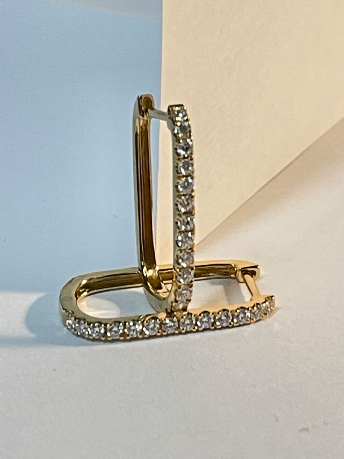 18K Yellow Gold Hoop Earring with Diamond