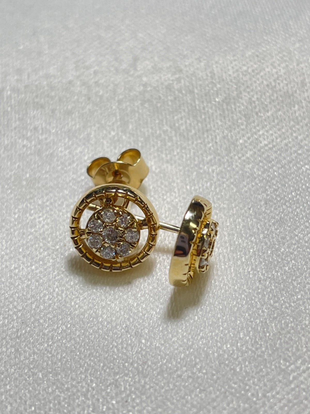 14K Yellow Gold Status Earring with Diamond