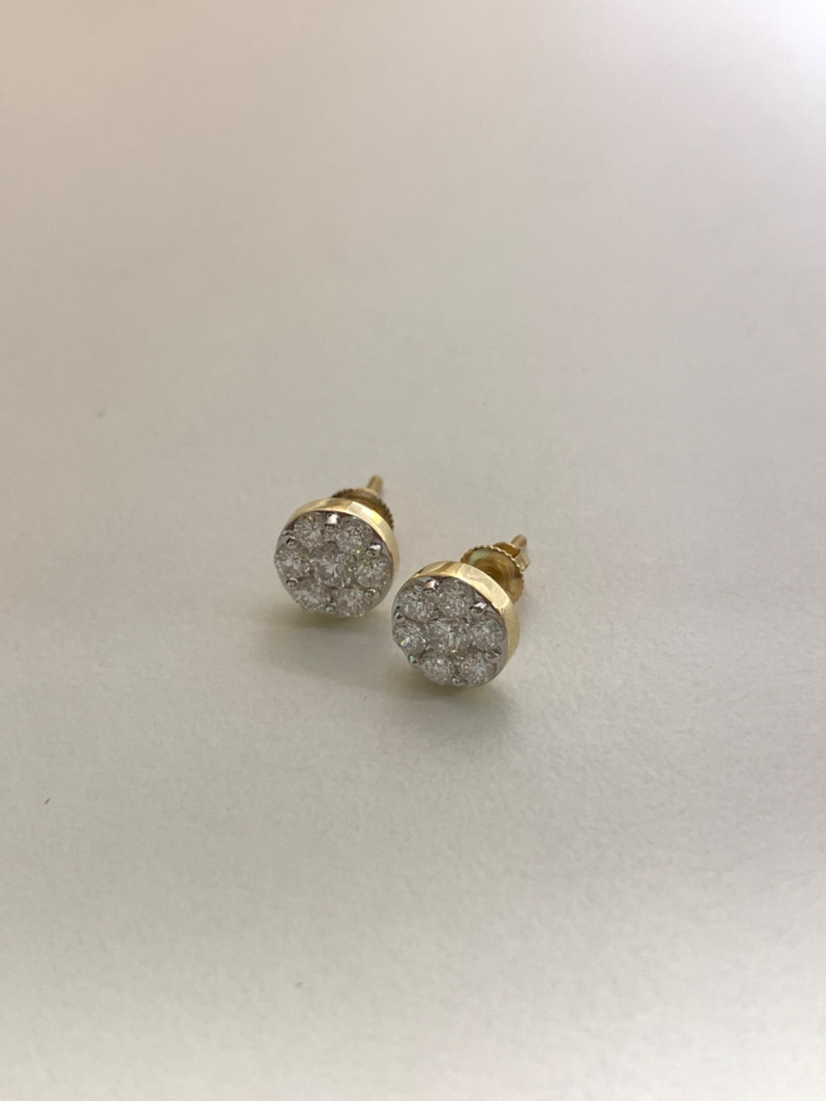 14K Yellow Gold Earring with Diamond