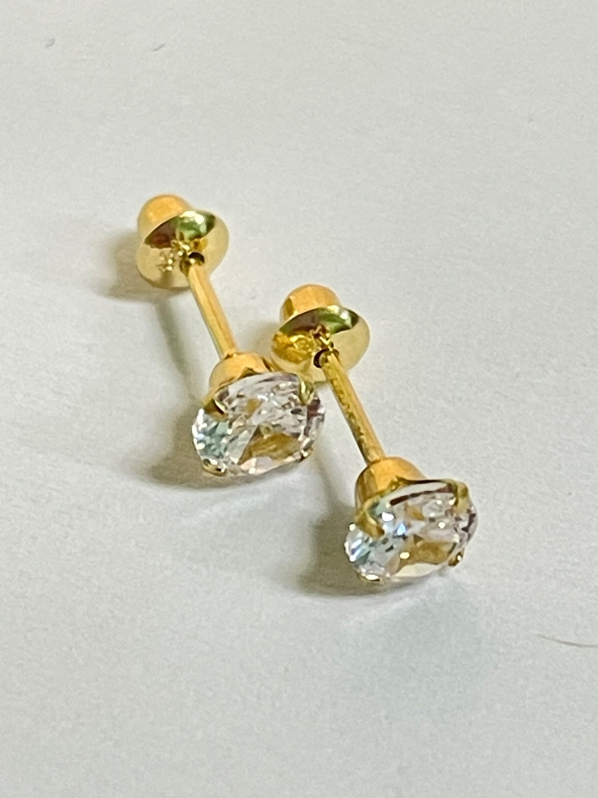 18K Yellow Gold Earring with CZ