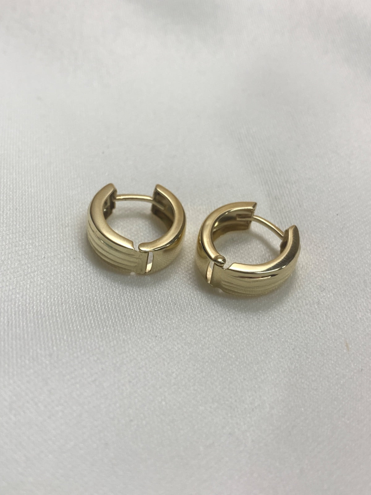 14K Yellow Gold Earring