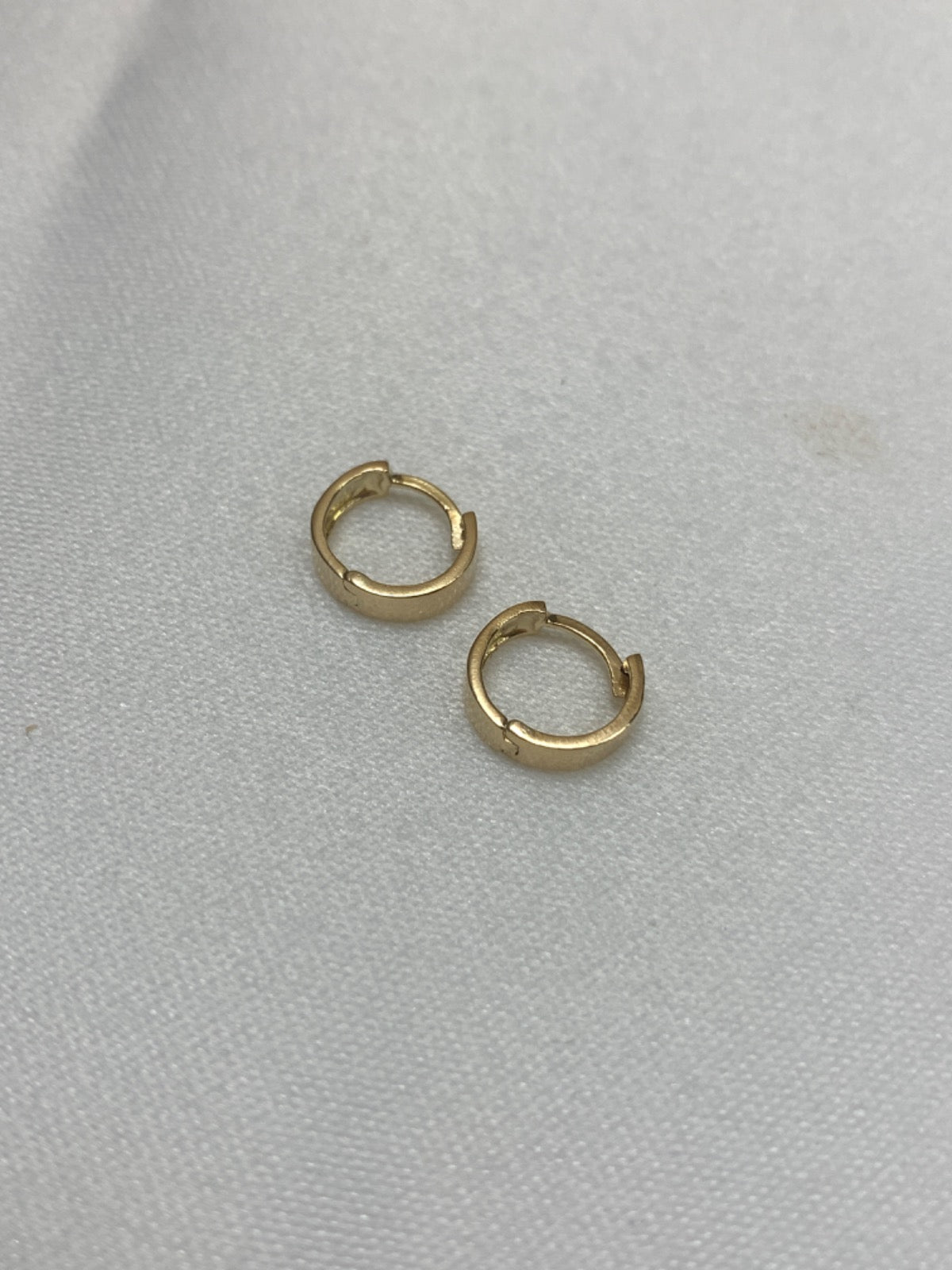 18K Yellow Gold Earring