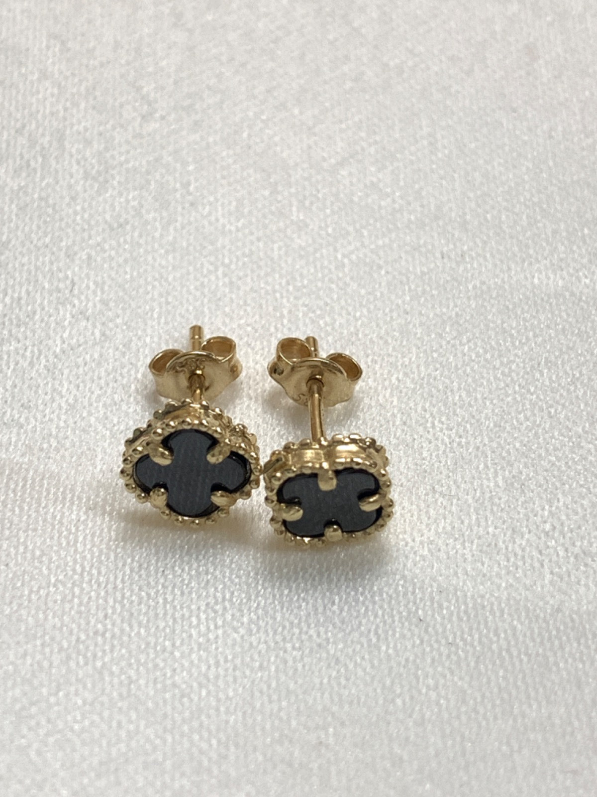 14K Yellow Gold Earring