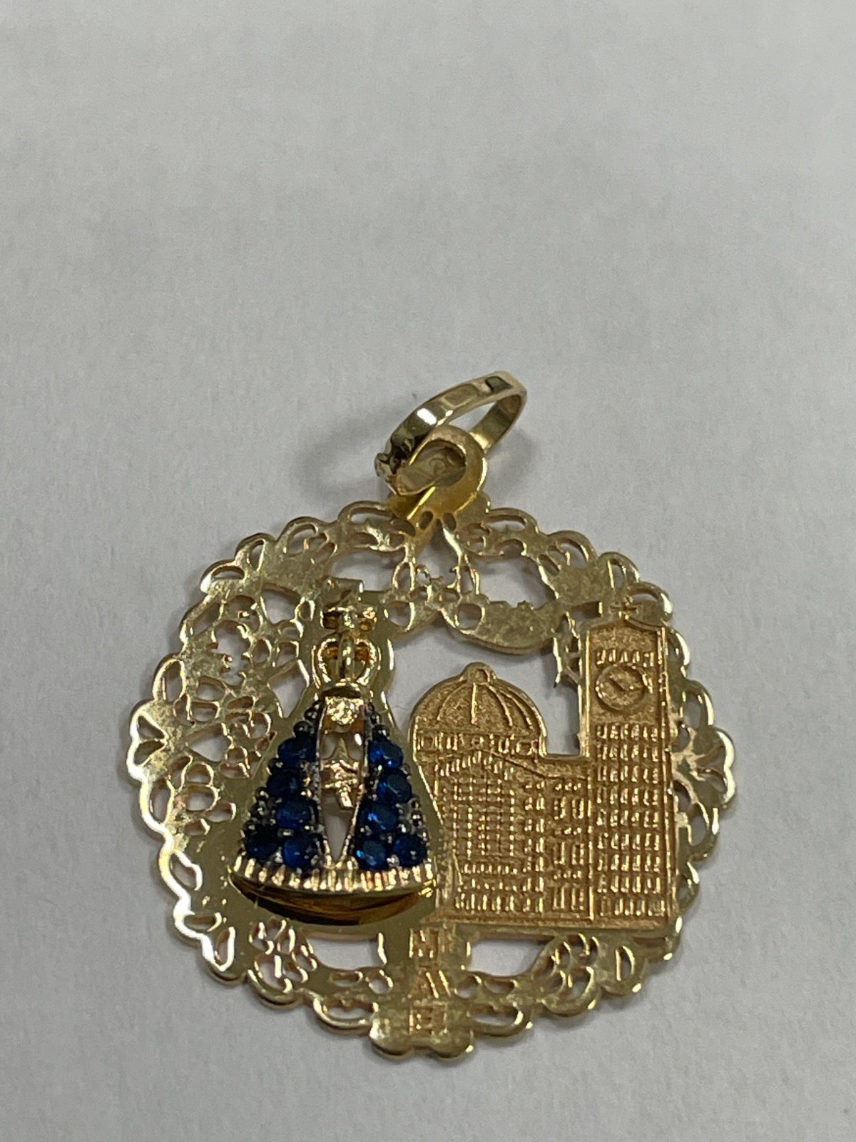 18K Yellow Gold Pendant with CZ