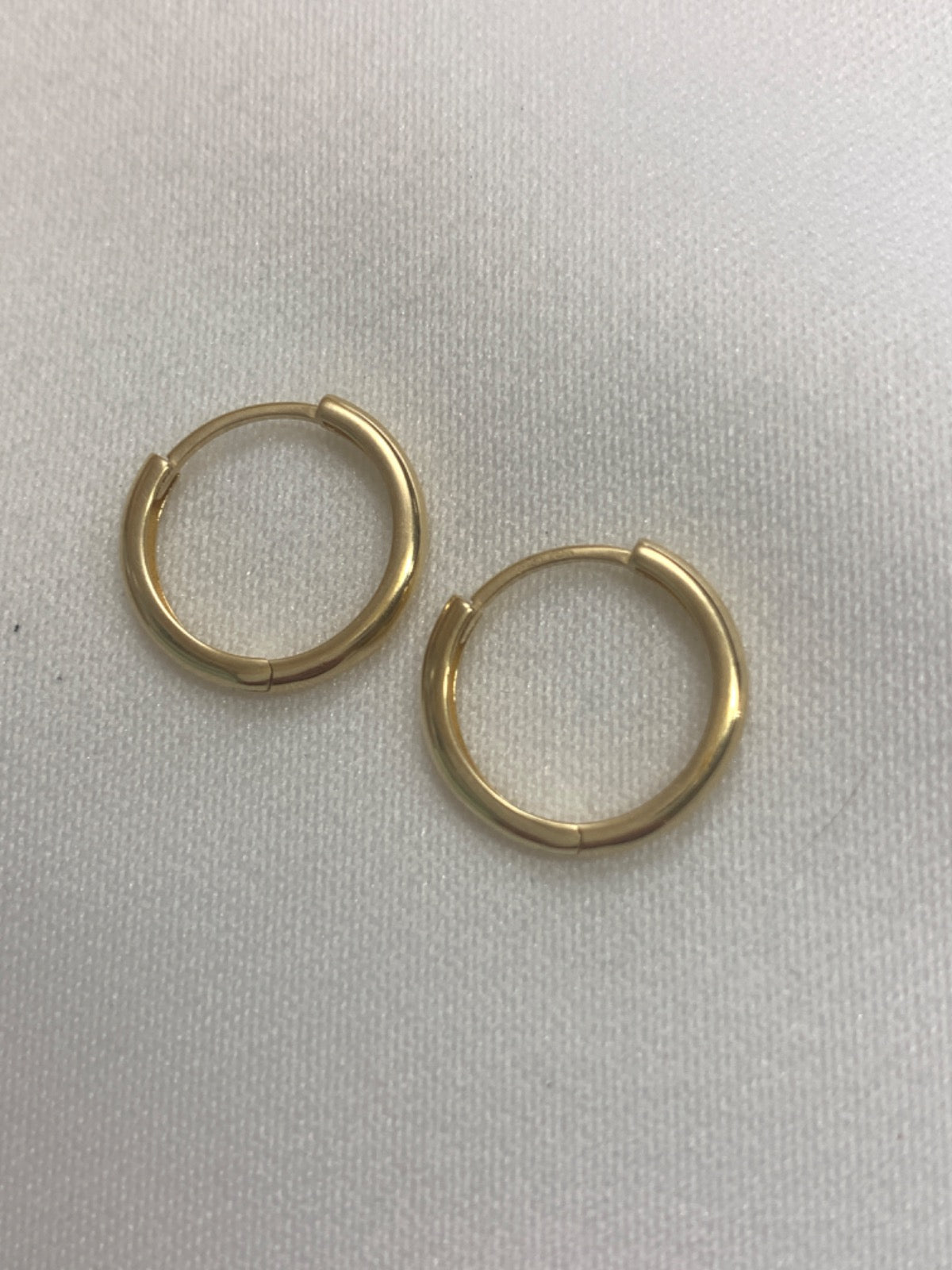 18K Yellow Gold Earring