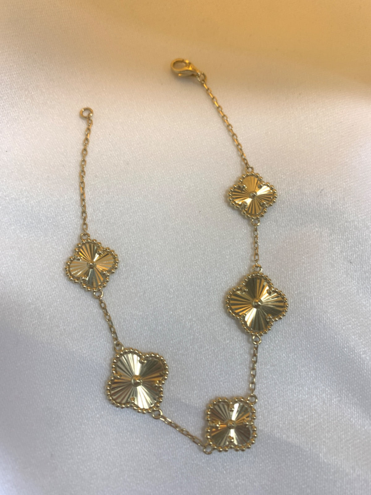18K Yellow Gold Clover Bracelet