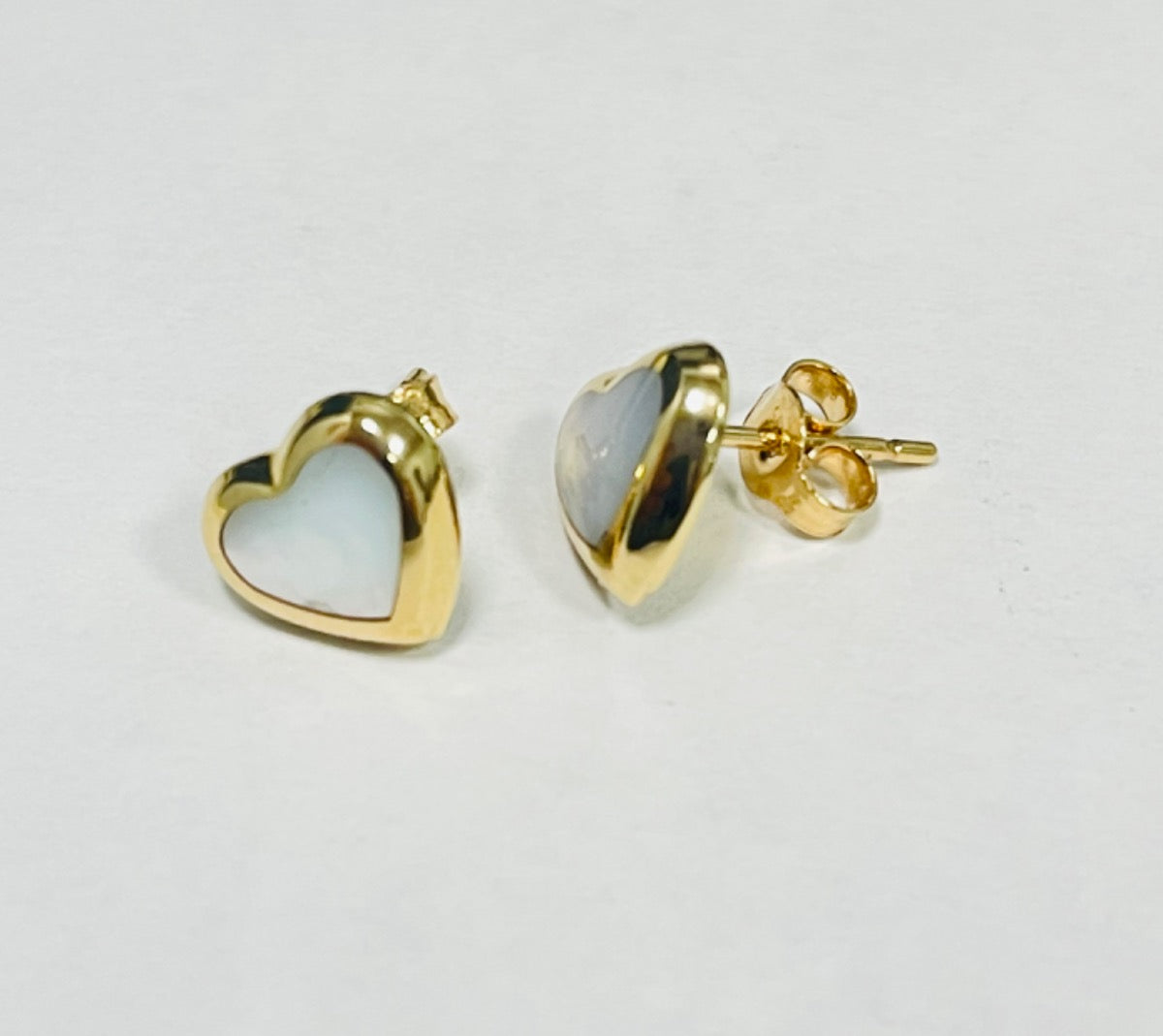 18K Yellow Gold Heart Earring with Mother Of Pearl