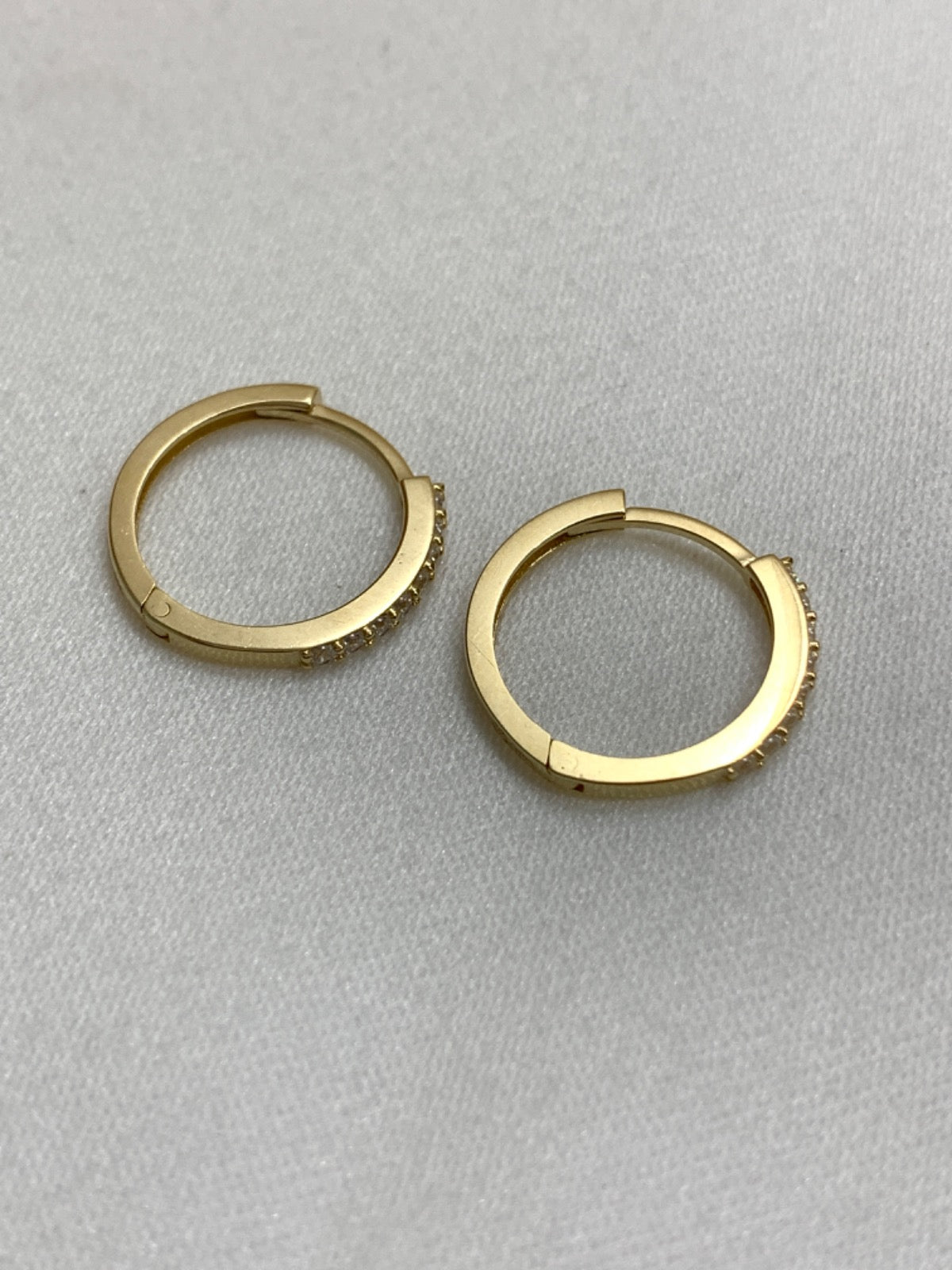 18K Yellow Gold Earring with CZ