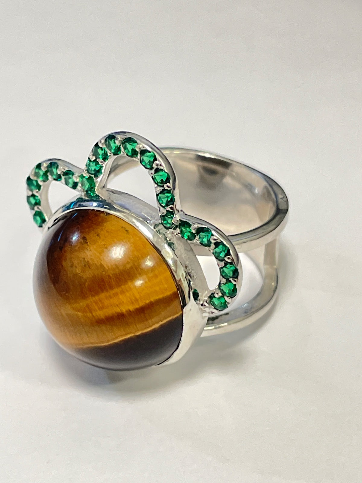White Silver Ring with Cats Eye and CZ