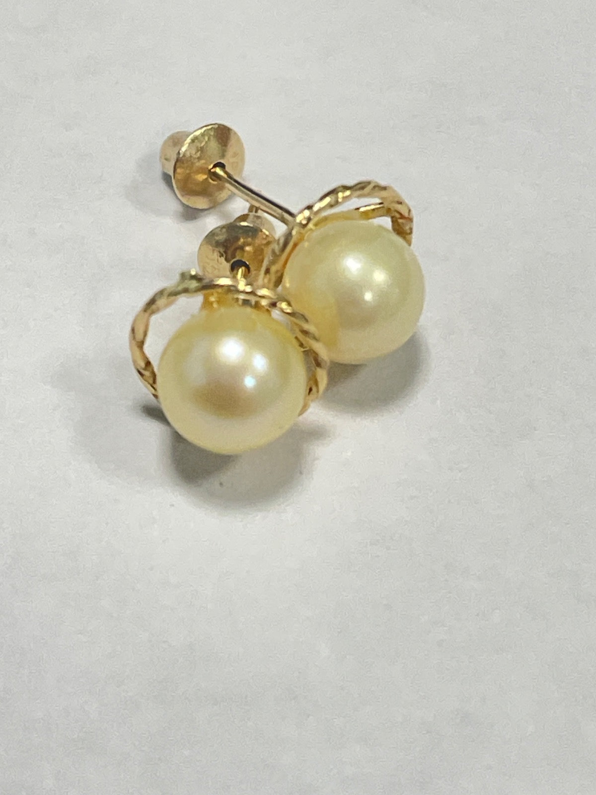 18K Yellow Gold Circle Earring with Pearl