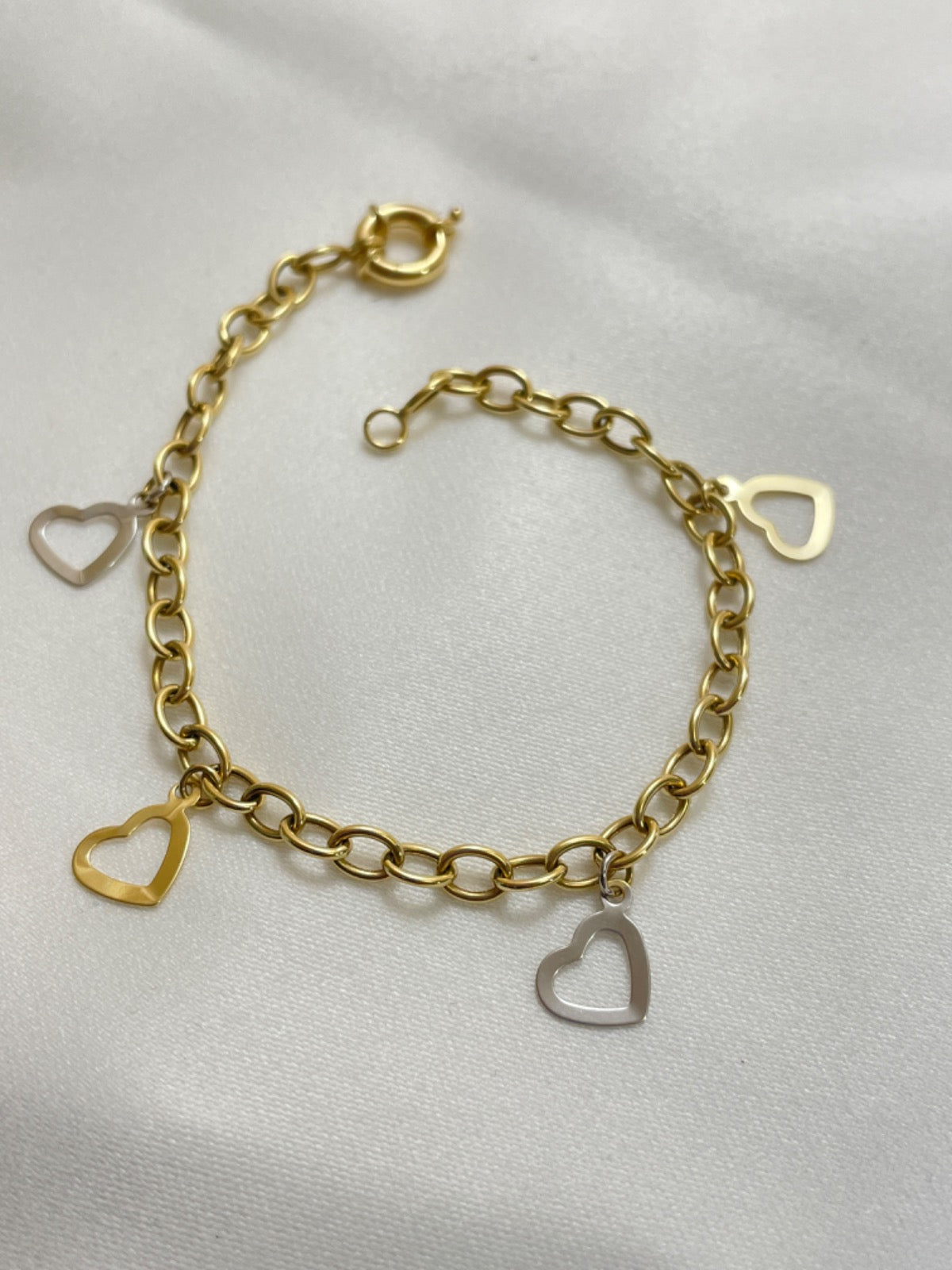 18K Yellow Gold With Hearts Bracelet
