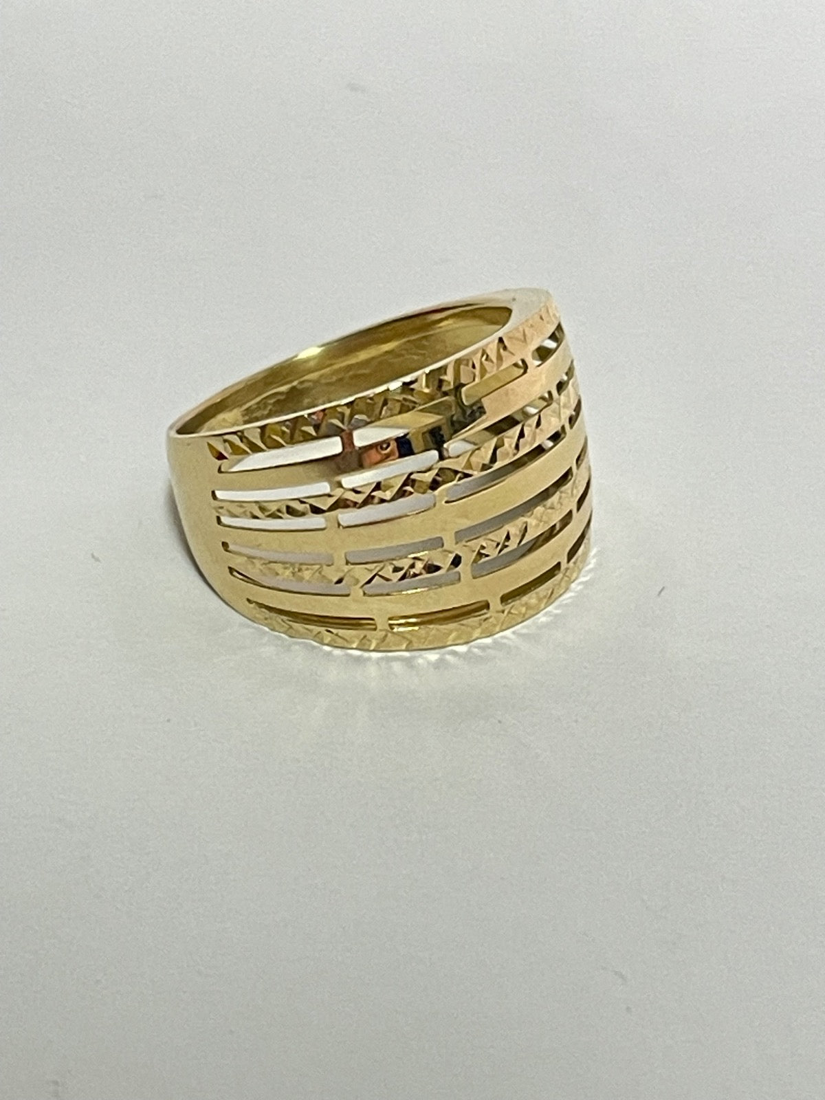 18K Yellow Gold Ring