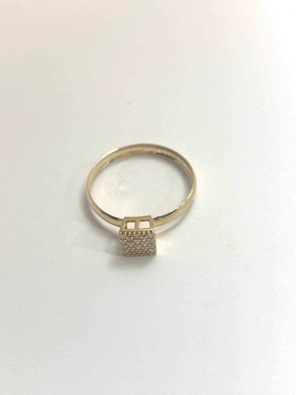 18K Yellow Gold Ring with CZ