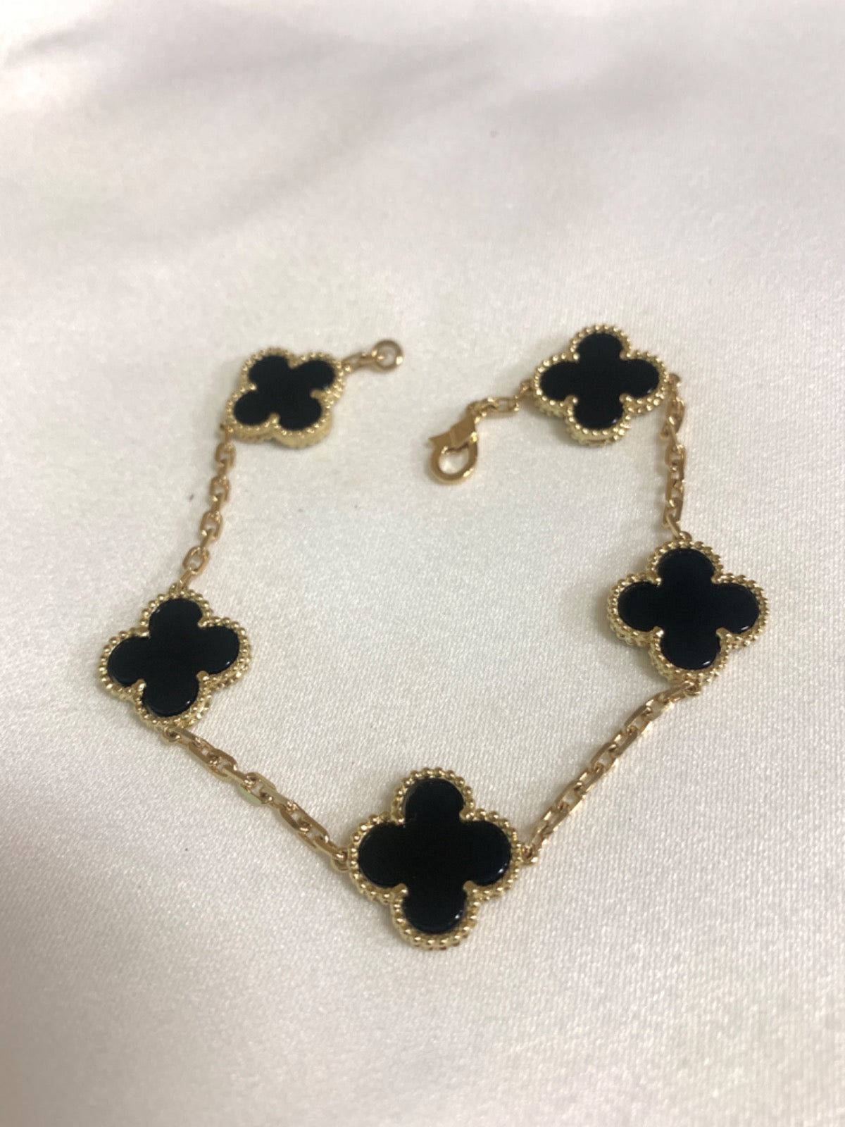 18K Yellow Gold Bracelet with Onyx