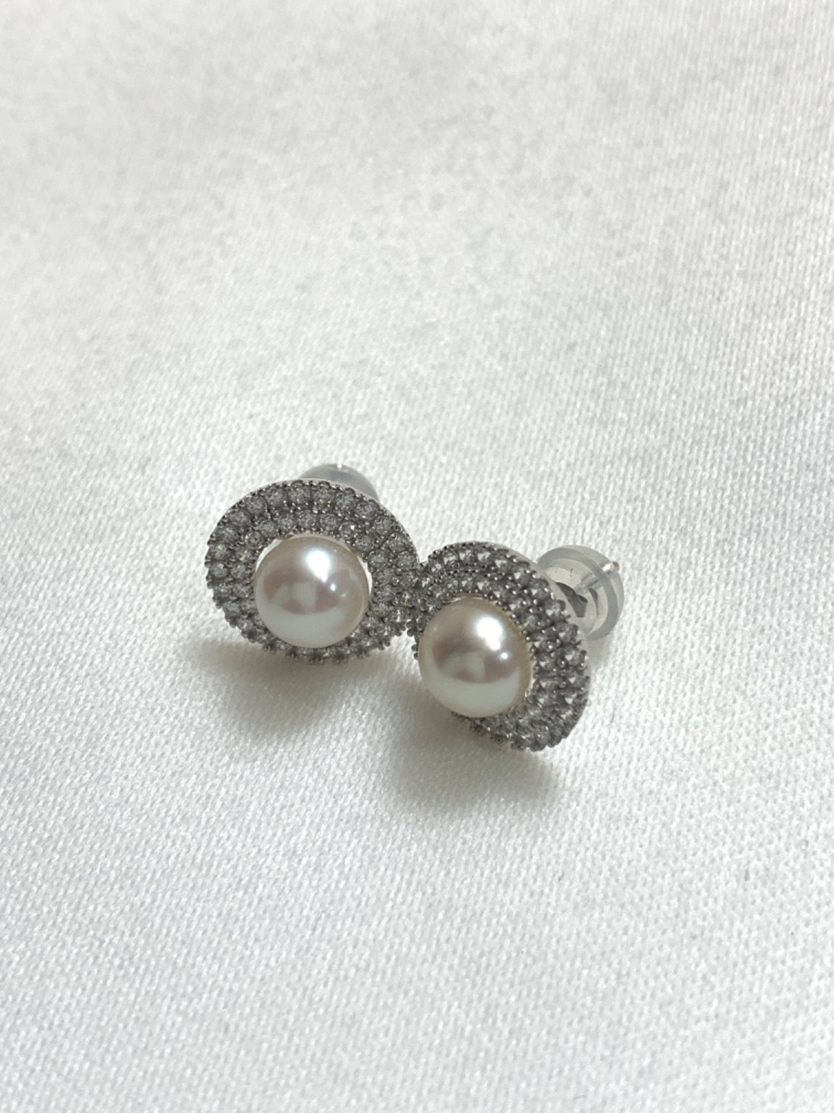 14K White Gold Earring with CZ and Pearl