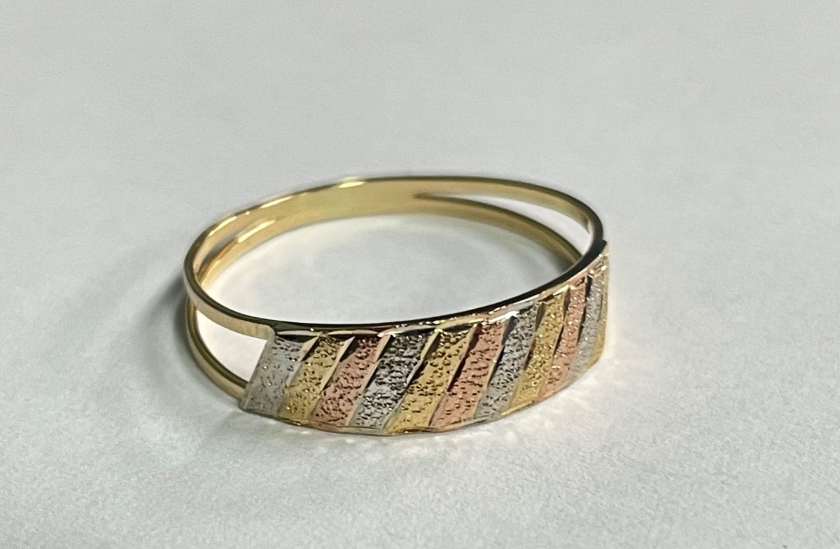 18K Tri-Tone Gold Ring