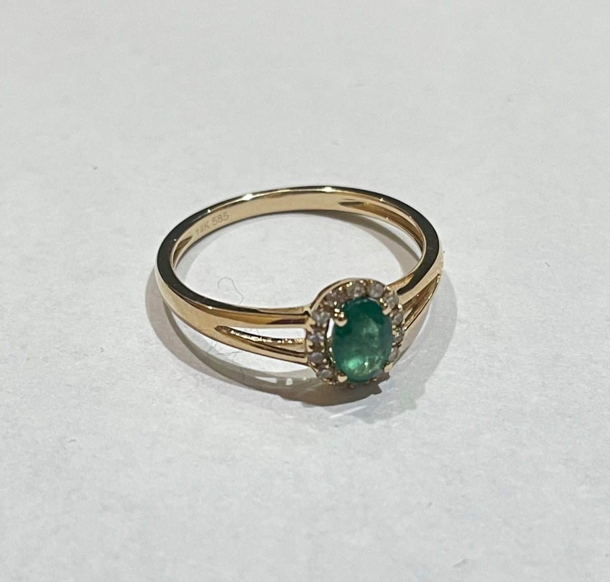 14K Yellow Gold Ring with Emerald and Diamond