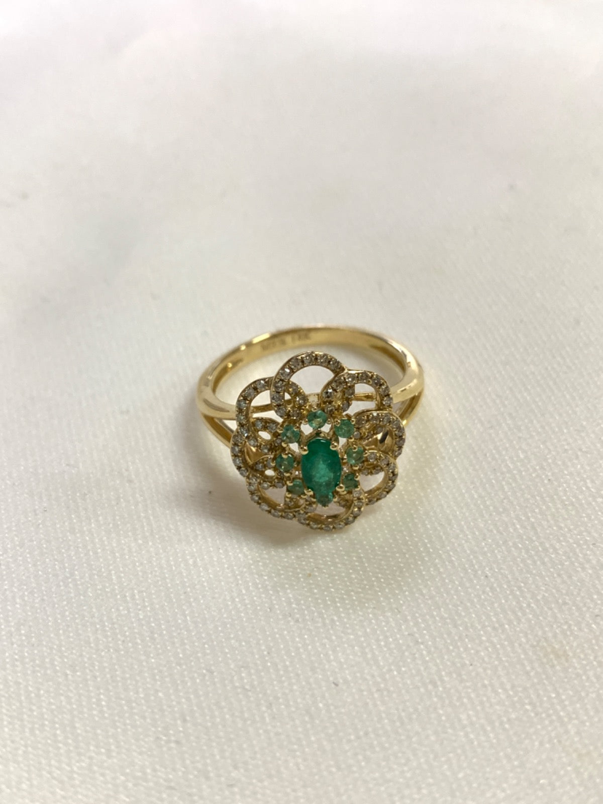 14K Yellow Gold Ring with Emerald and Diamond