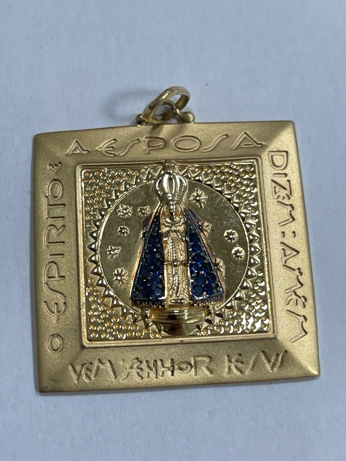 18K Yellow Gold Pendant with CZ
