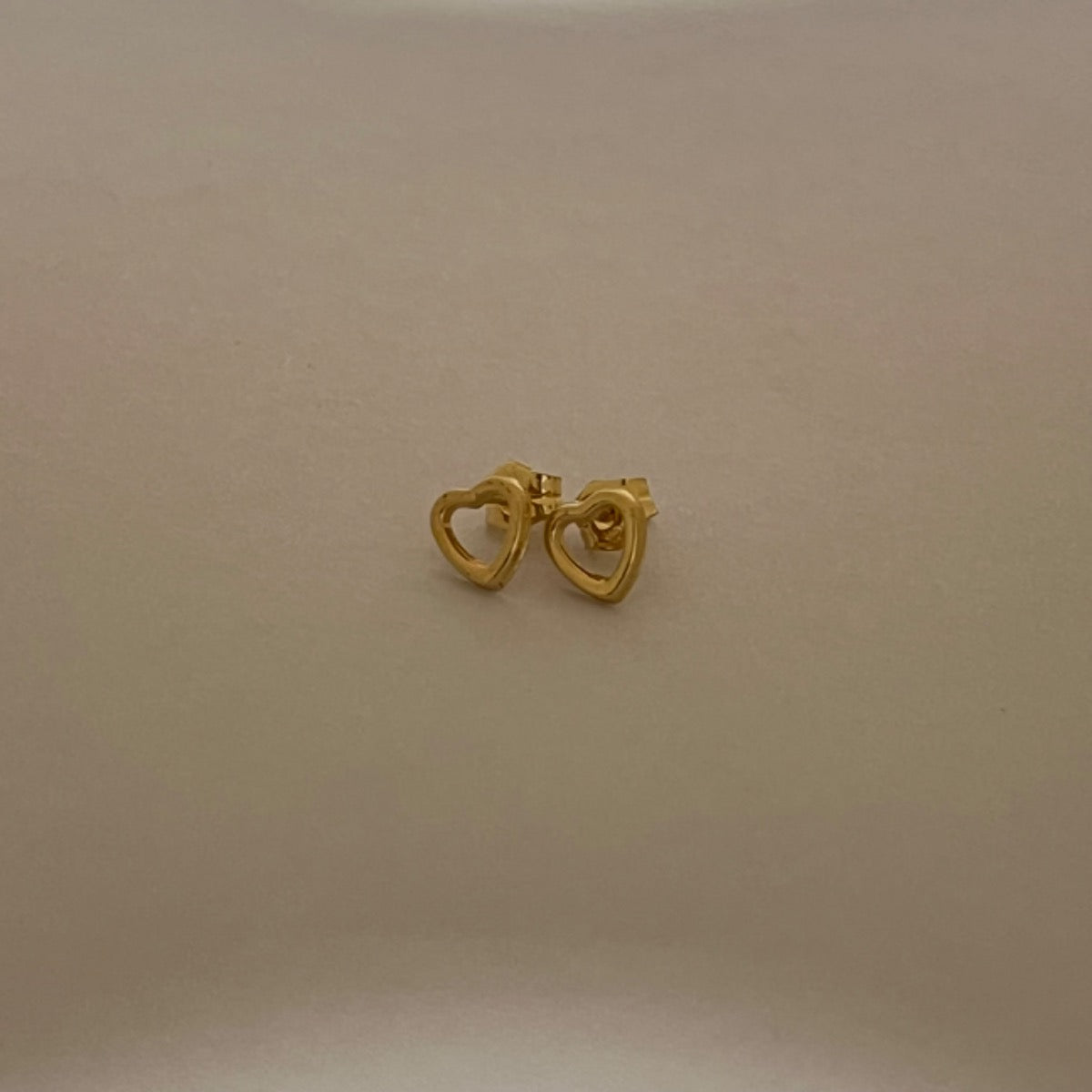 18K Yellow Gold Heart Earring