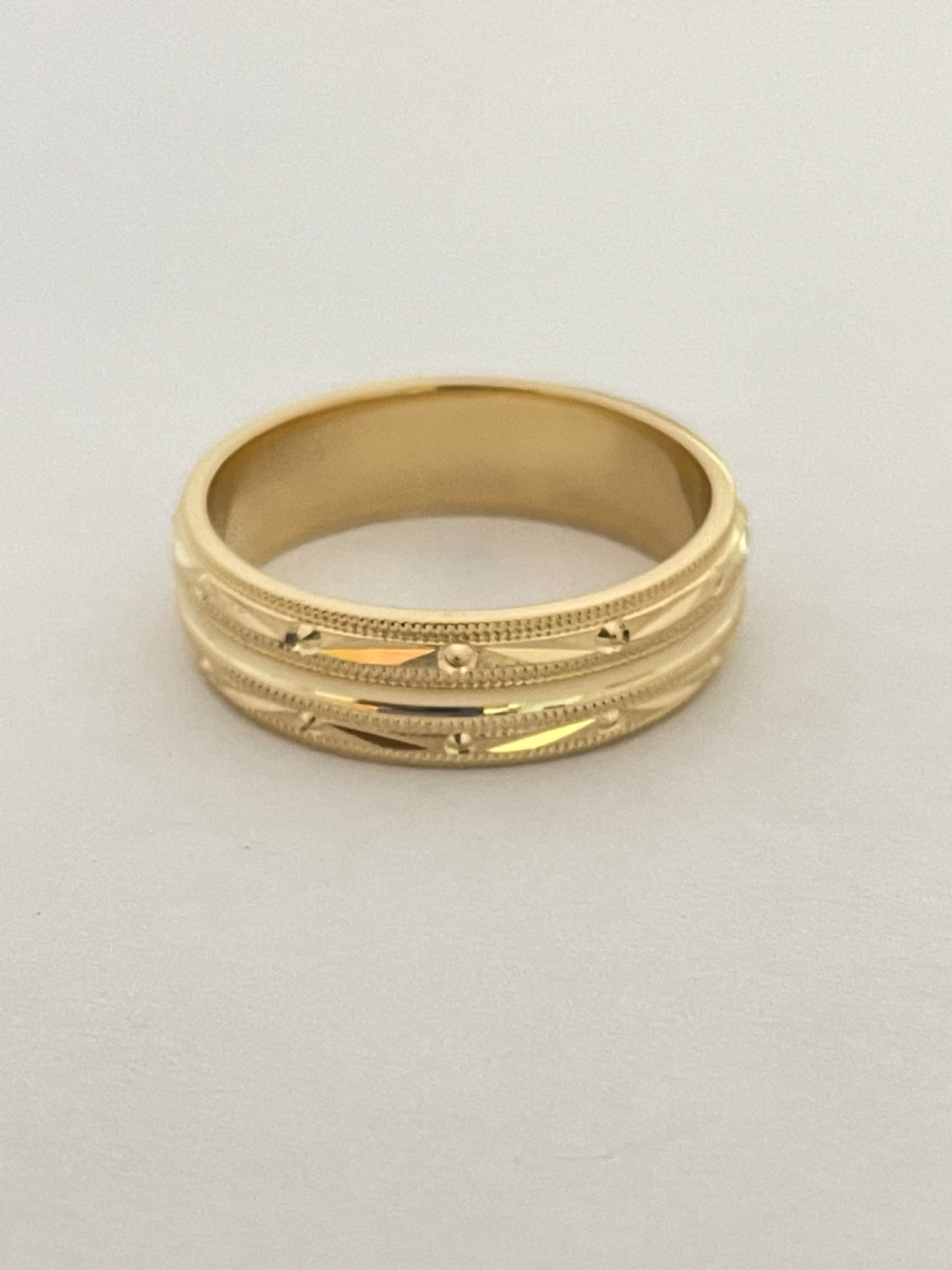 18K Yellow Gold Diamond Cut Wedding Band