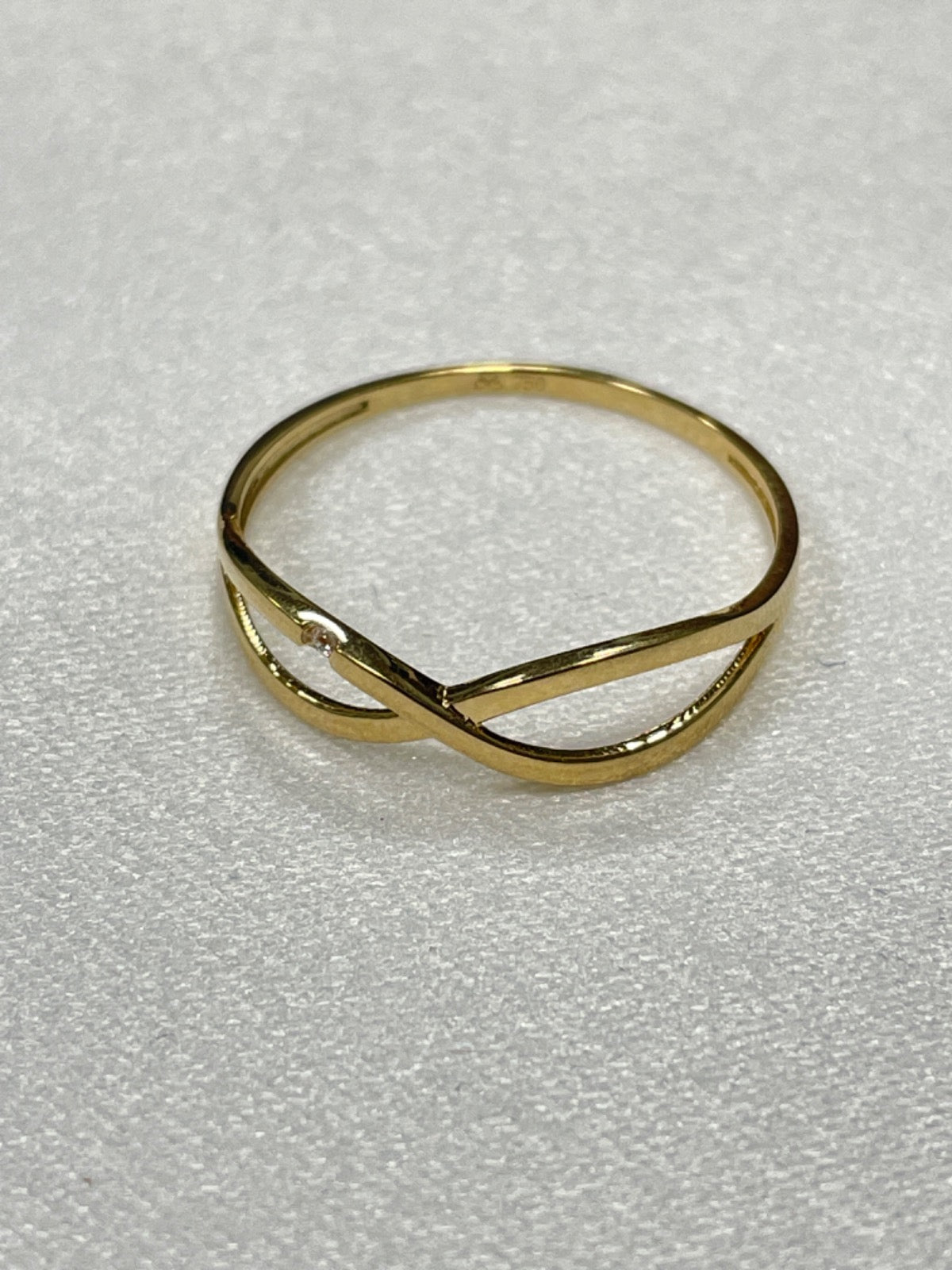 18K Yellow Gold Ring with CZ