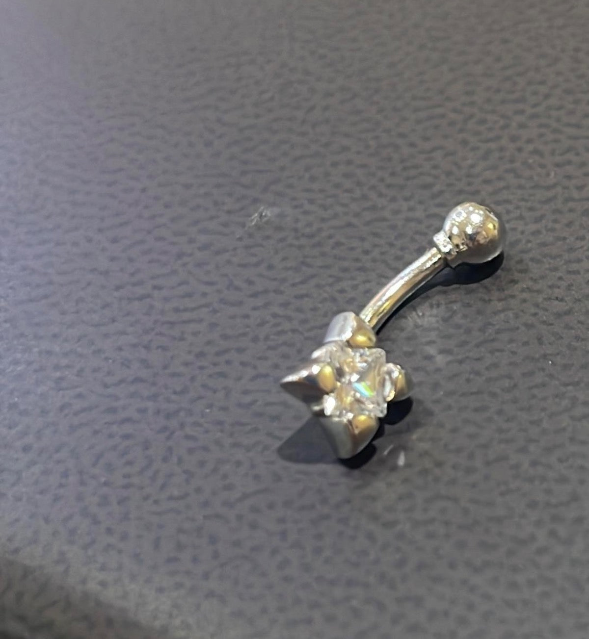 18K White Gold Bellybutton Piercing with CZ