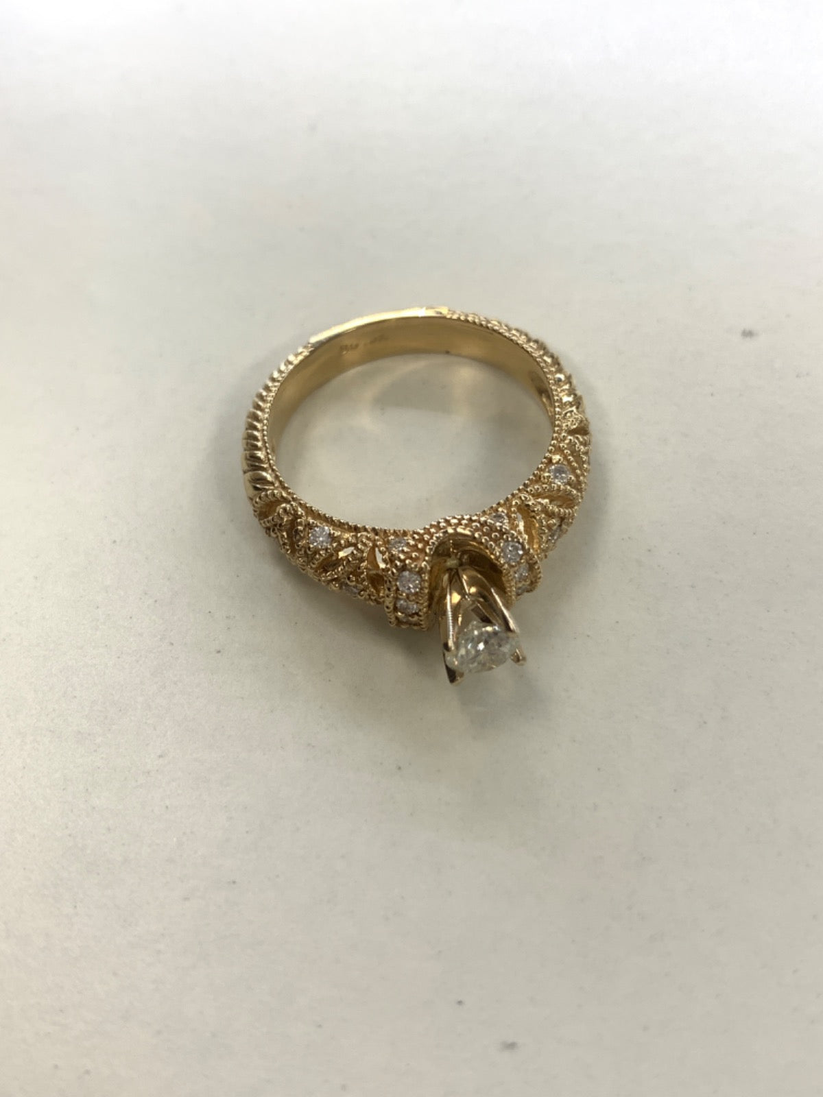 18K Yellow Gold Engagement Ring with Diamond