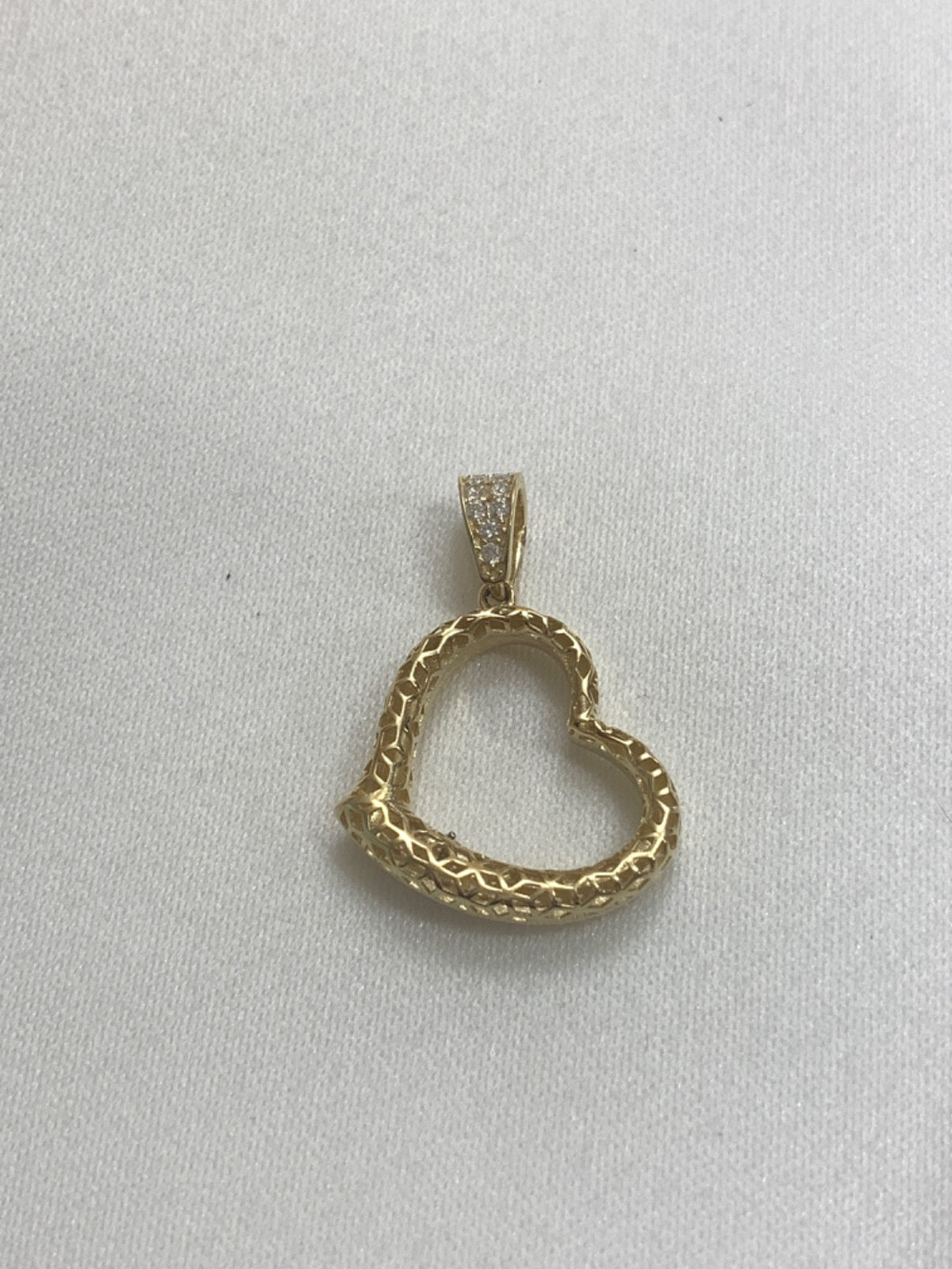 18K Yellow Gold Pendant