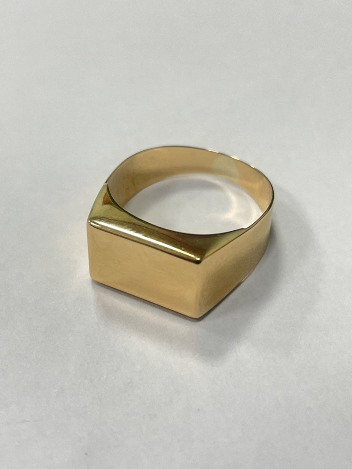 18K Yellow Gold Men's Ring