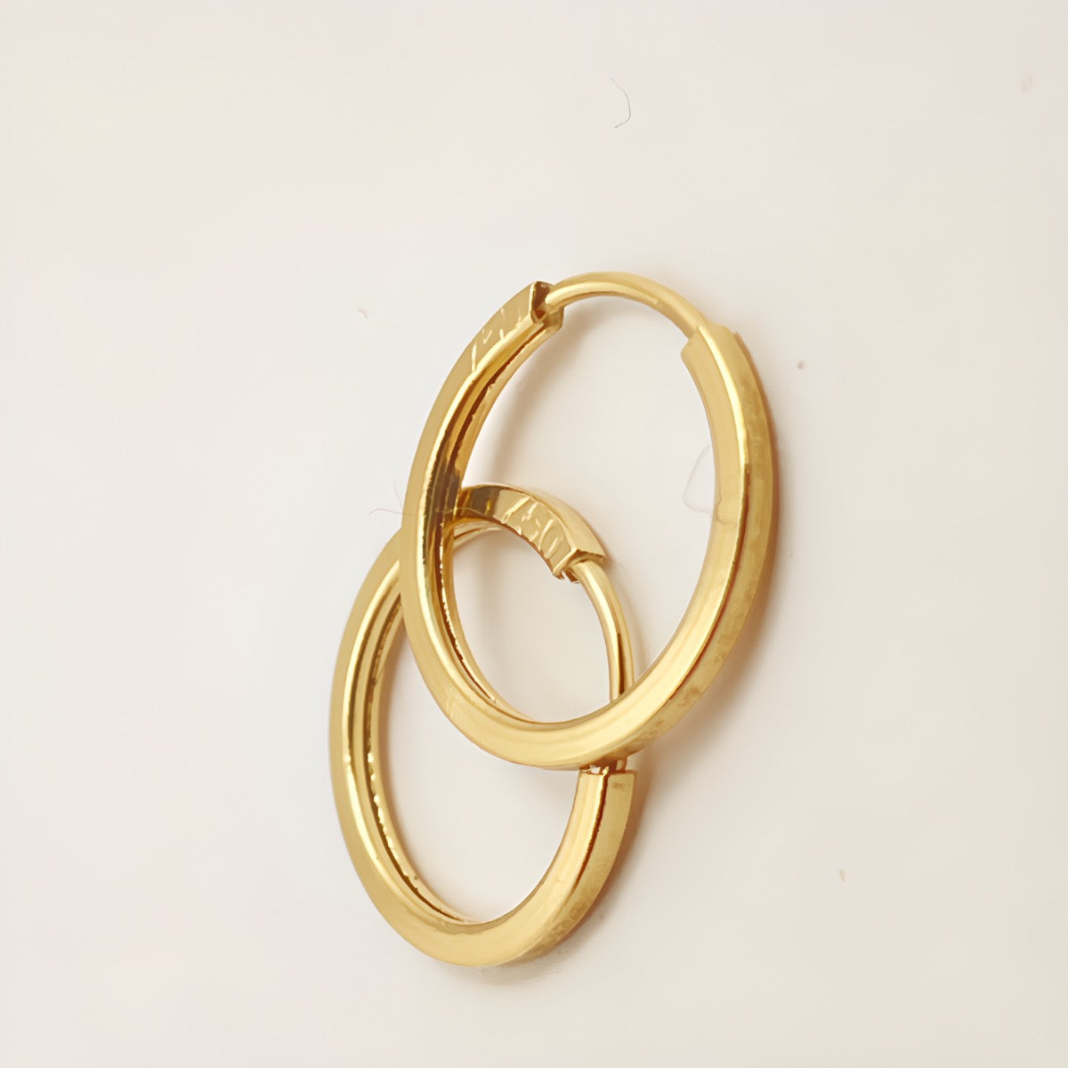 18K Yellow Gold Earring