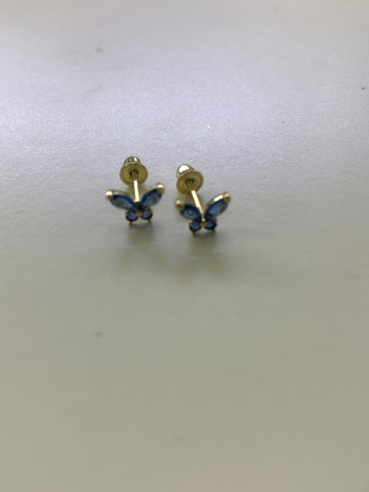 Brincho de borboleta de ouro amarelo de 14k com CZ