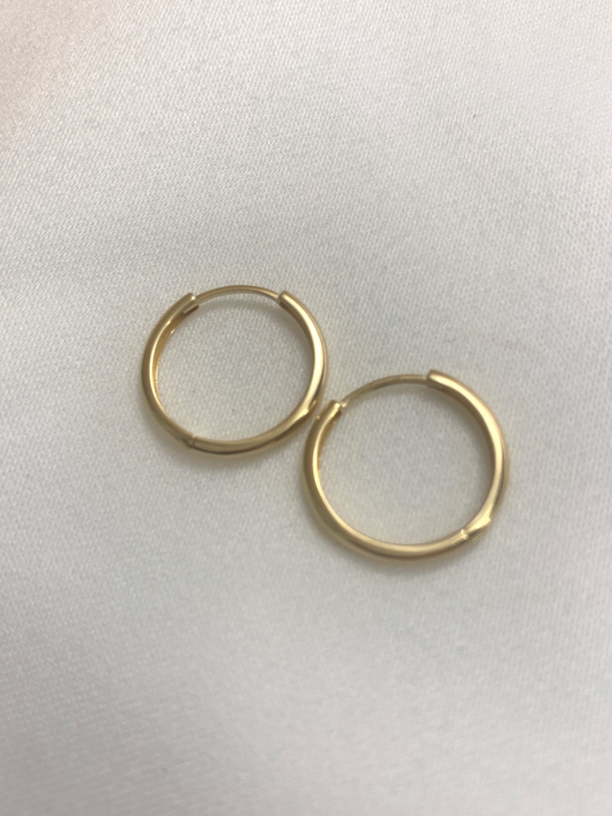 18K Yellow Gold Earring