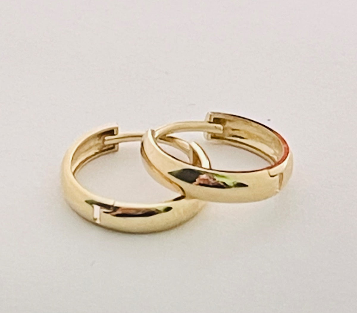 14K Yellow Gold Hoop Earring
