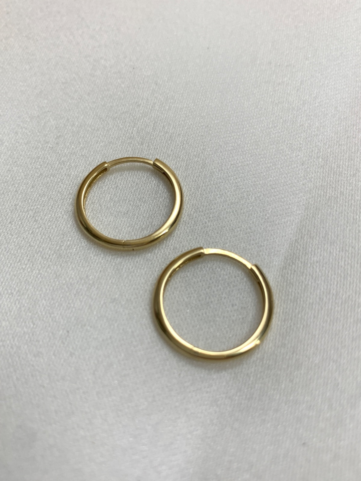 18K Yellow Gold Earring