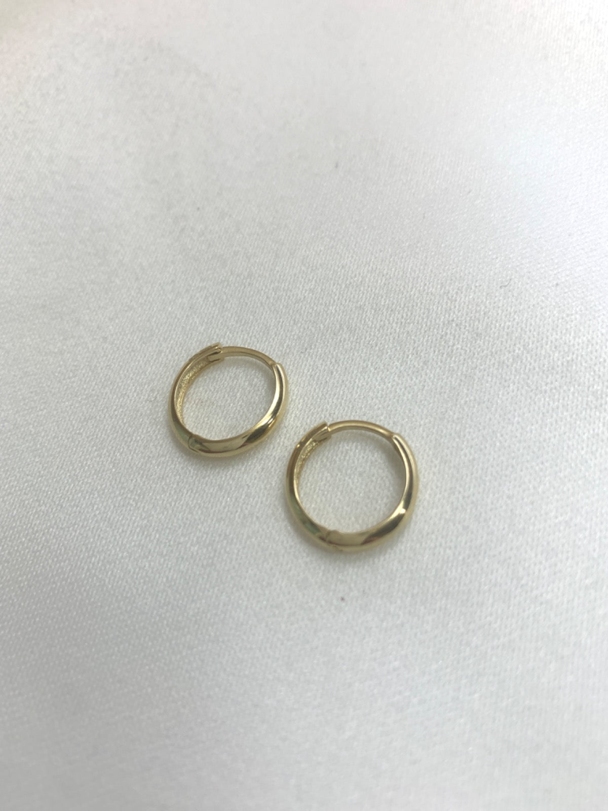 18K Yellow Gold Earring