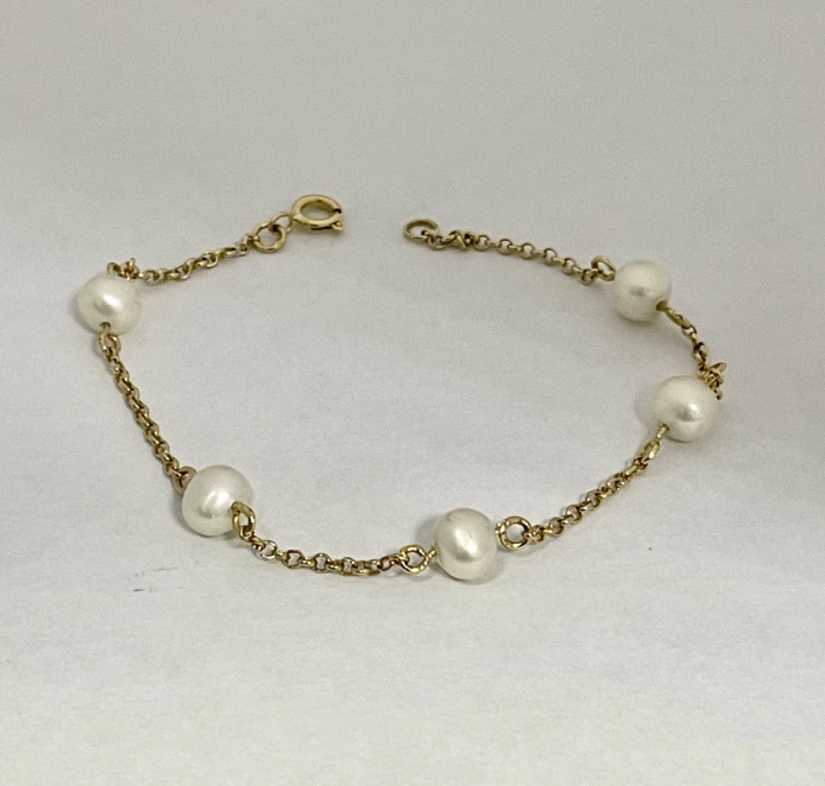 18K Yellow Gold Bracelet with Pearl