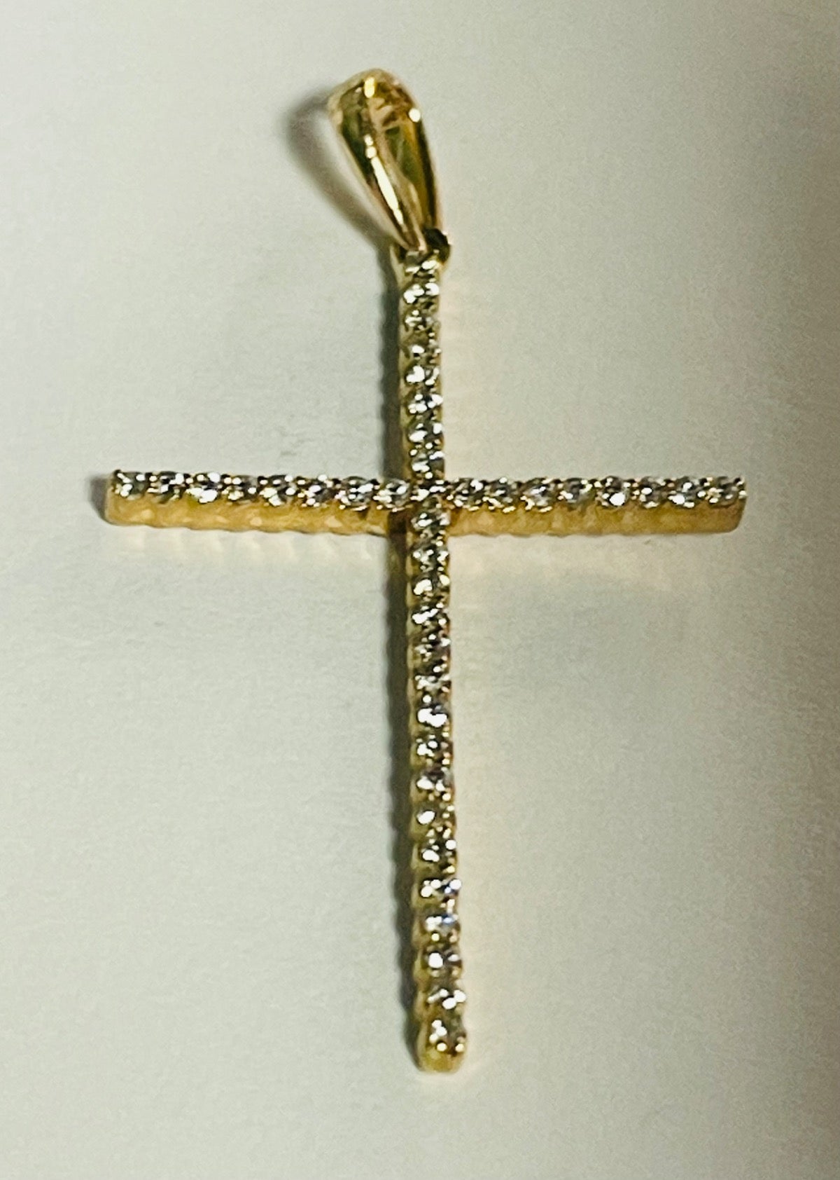 14K Yellow Gold Pendant with Diamond