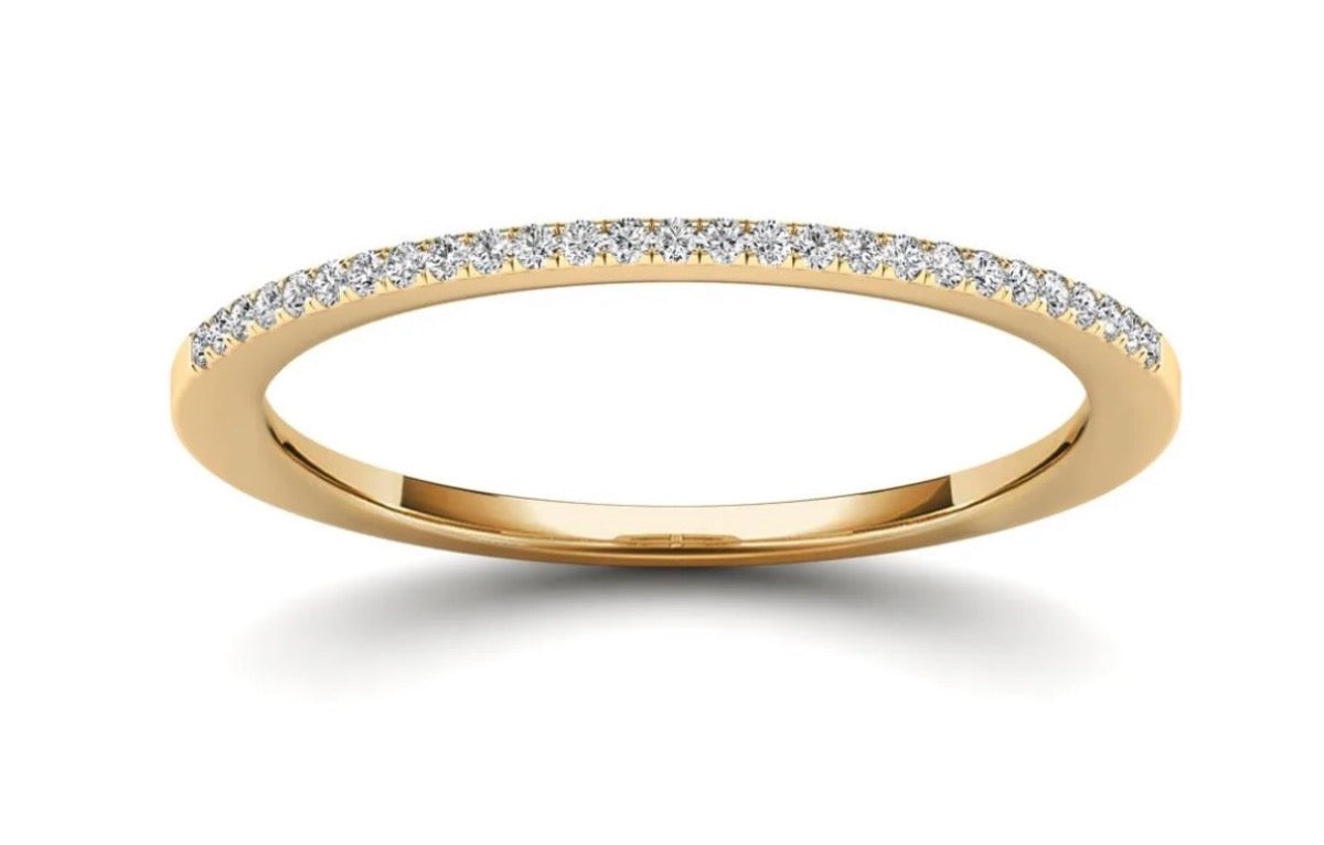 14K Yellow Gold Wedding Band with Diamond