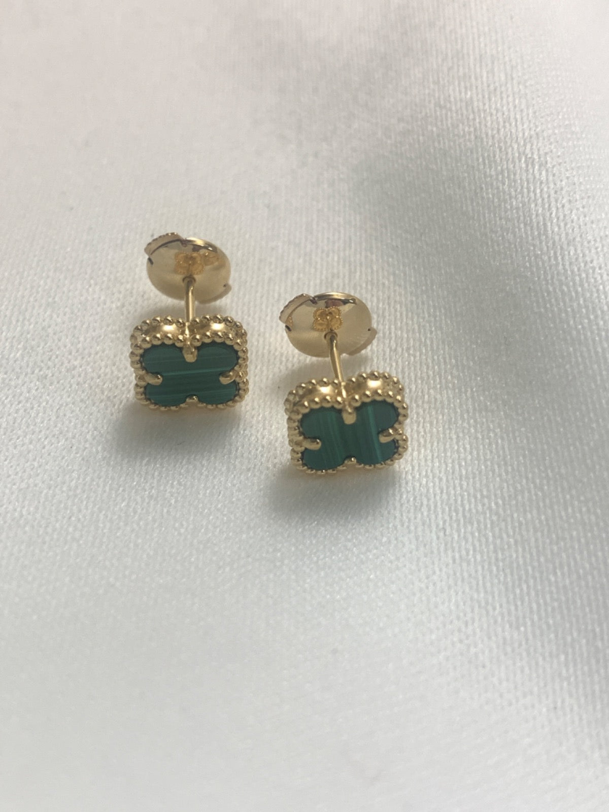 18K Yellow Gold Earring