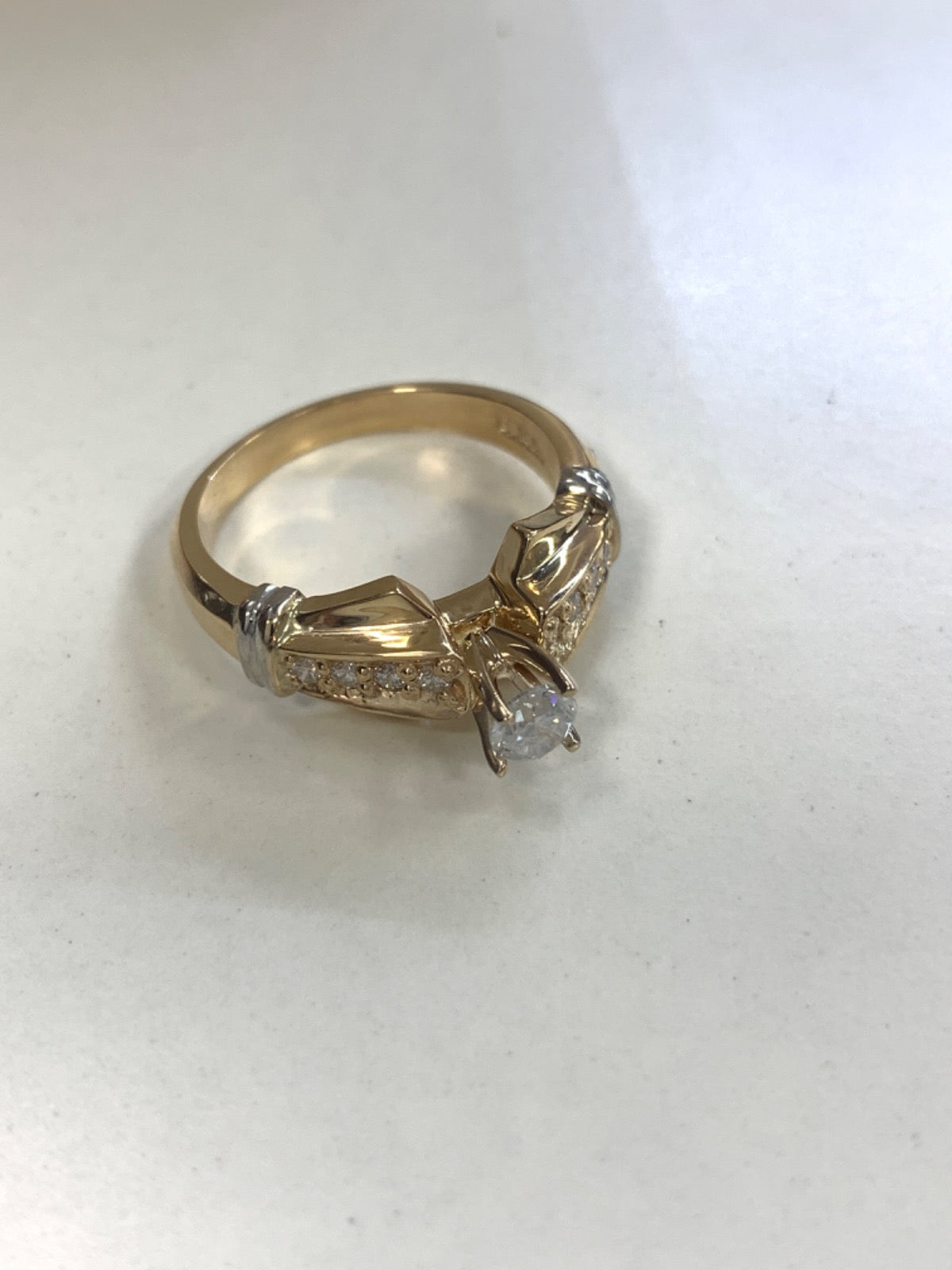 18K Yellow Gold Engagement Ring with Diamond